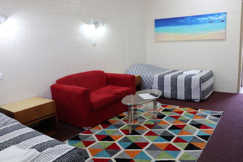 YAL Cairns - A Motel That Makes A Difference - Kempsey Accommodation 18