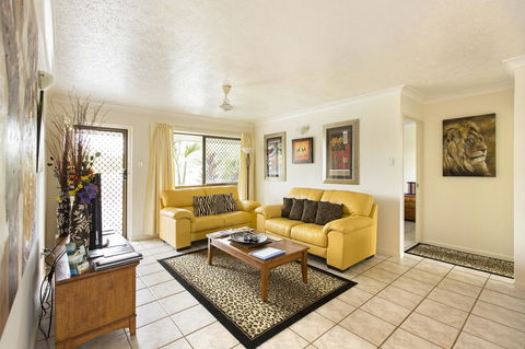 Marcol Place Holiday Apartments - Kempsey Accommodation 3