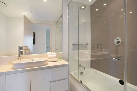 Number 1 H Residences - WiFi, Parking & More By Gold Coast Holidays - Kempsey Accommodation 3