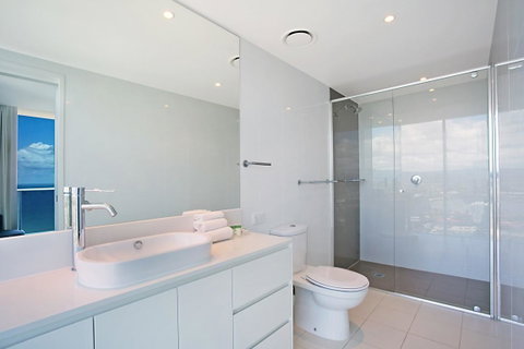 Number 1 H Residences - WiFi, Parking & More By Gold Coast Holidays - Kempsey Accommodation 6
