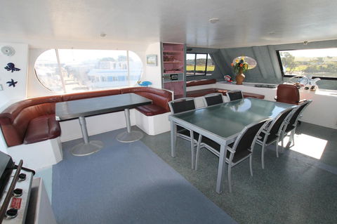 Coomera Houseboats - Kempsey Accommodation 19