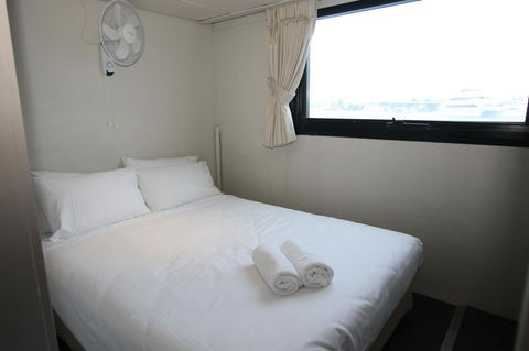 Coomera Houseboats - Kempsey Accommodation 22