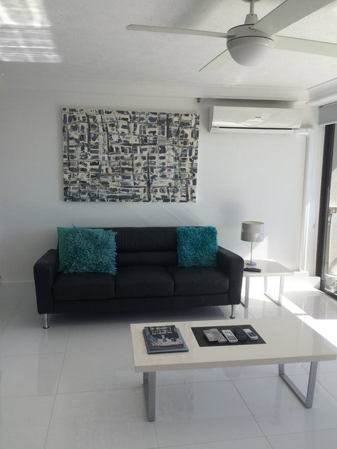 Surfers Century Oceanside Apartments - Kempsey Accommodation 27