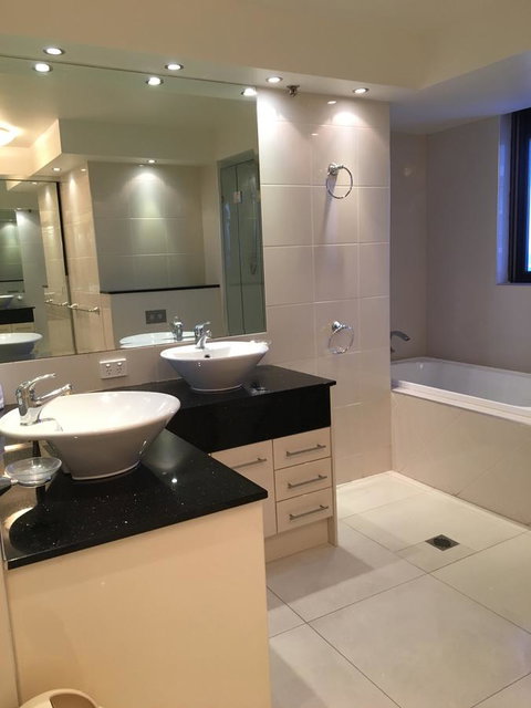 Surfers Century Oceanside Apartments - Kempsey Accommodation 22