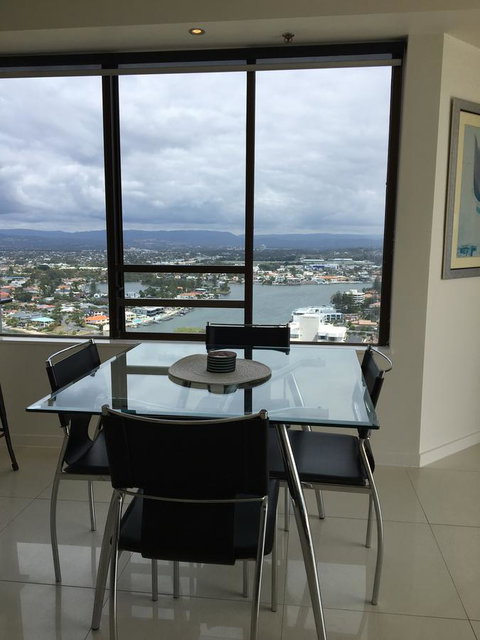 Surfers Century Oceanside Apartments - Kempsey Accommodation 21