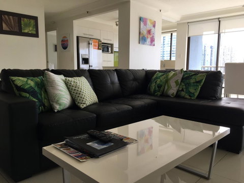 Surfers Century Oceanside Apartments - Kempsey Accommodation 26