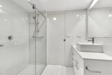 Surfers Century Oceanside Apartments - Kempsey Accommodation 3