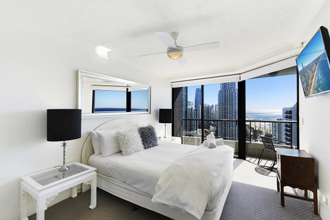 Surfers Century Oceanside Apartments - Kempsey Accommodation 2