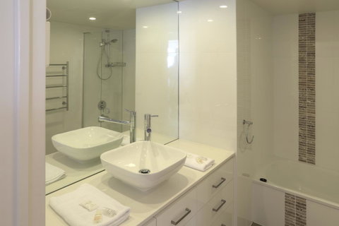 Surfers Century Oceanside Apartments - Kempsey Accommodation 38