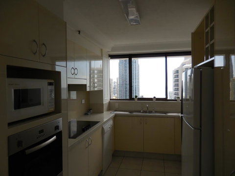 Surfers Century Oceanside Apartments - Kempsey Accommodation 42