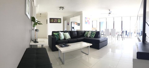 Surfers Century Oceanside Apartments - Kempsey Accommodation 25