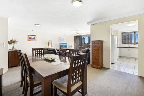 Surfers Century Oceanside Apartments - Kempsey Accommodation 5