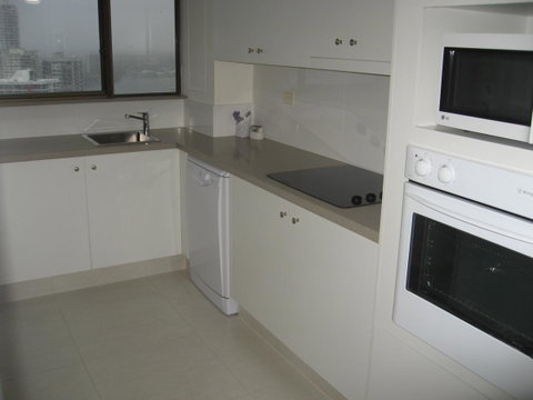Surfers Century Oceanside Apartments - Kempsey Accommodation 35
