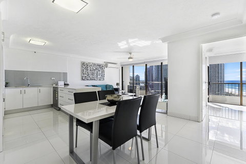Surfers Century Oceanside Apartments - Kempsey Accommodation 1
