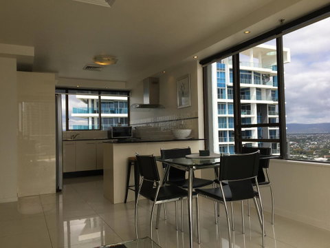 Surfers Century Oceanside Apartments - Kempsey Accommodation 24