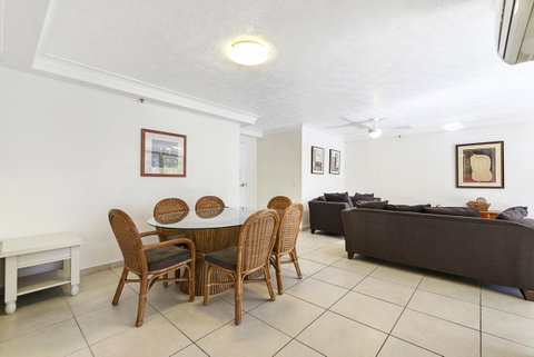 Surfers Century Oceanside Apartments - Kempsey Accommodation 8