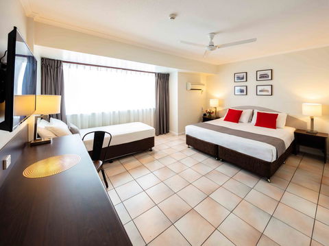 Hides Hotel - Kempsey Accommodation 1