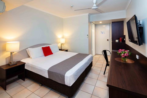 Hides Hotel - Kempsey Accommodation 3