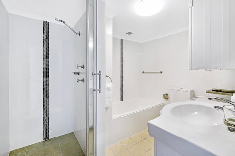 Beachcomber Holiday Apartment - Kempsey Accommodation 10