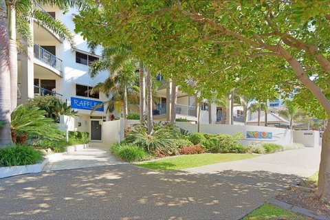 Raffles Mooloolaba - Kempsey Accommodation 13