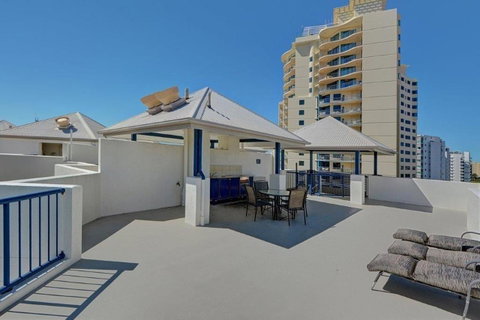 Raffles Mooloolaba - Kempsey Accommodation 5