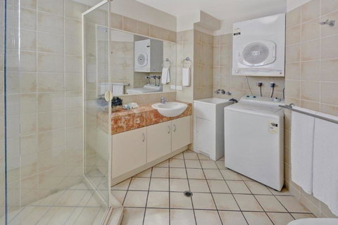 Raffles Mooloolaba - Kempsey Accommodation 12