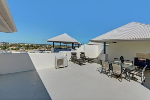 Raffles Mooloolaba - Kempsey Accommodation 4