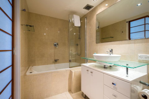 Breakers North Absolute Beachfront Apartments - Official - Kempsey Accommodation 5