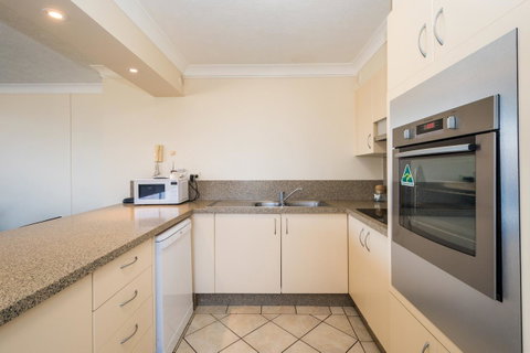 Breakers North Absolute Beachfront Apartments - Official - Kempsey Accommodation 18