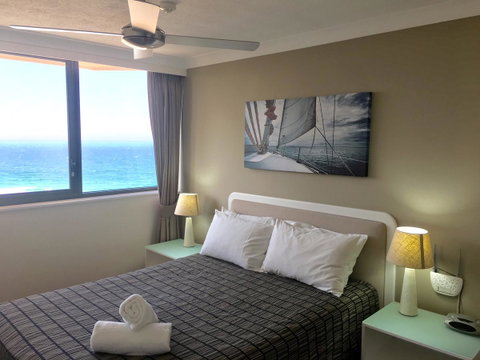 Breakers North Absolute Beachfront Apartments - Official - Kempsey Accommodation 6