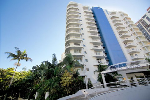 Surfers Mayfair - Kempsey Accommodation 0