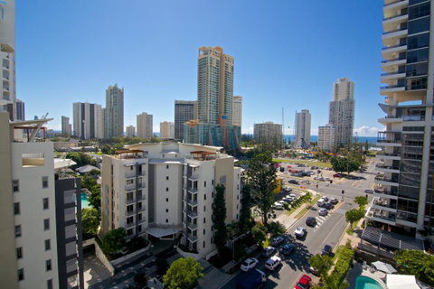 Surfers Mayfair - Kempsey Accommodation 4