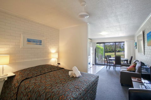 Regency Waterfront Noosa - Kempsey Accommodation 10