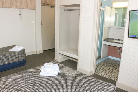 Brighton Hotel - Kempsey Accommodation 5