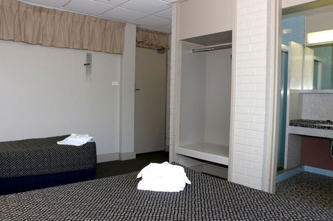 Brighton Hotel - Kempsey Accommodation 7