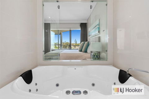 WAVE CULTURE 1204 - BEACH BLISS - Kempsey Accommodation 3