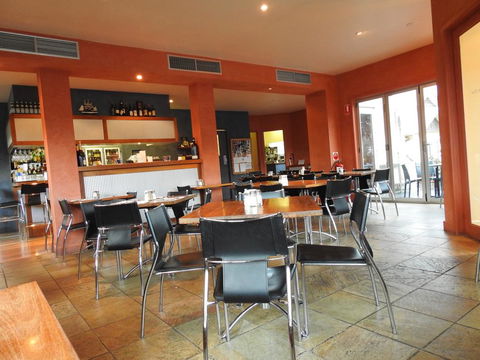 Waves Luxury Suites - Kempsey Accommodation 0