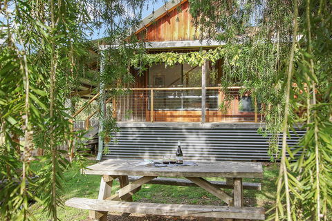 Way Out Wandi - Kempsey Accommodation 0