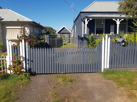 Welcome Stranger Cottage - Kempsey Accommodation 1