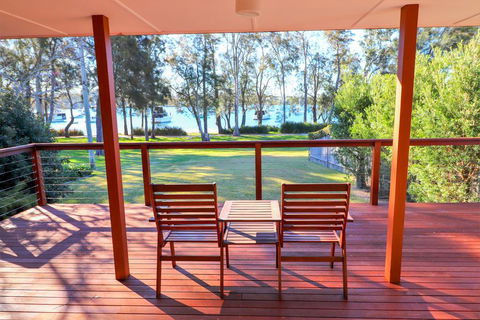 Wemberley Lakehouse - Kempsey Accommodation 0