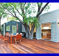 Whatmans Beach House - Kempsey Accommodation