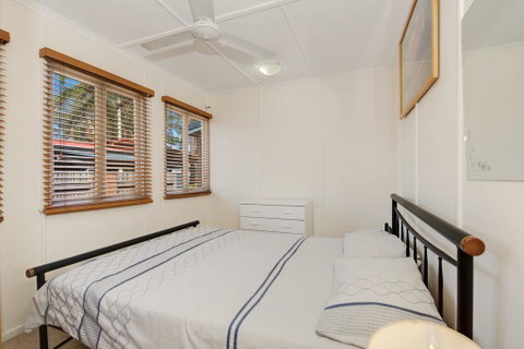 Wheelchair Friendly With Water Views - Welsby Pde, Bongaree - Kempsey Accommodation 1