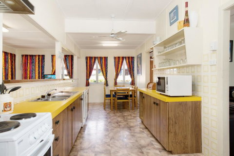 Wheelchair Friendly With Water Views - Welsby Pde, Bongaree - Kempsey Accommodation 2
