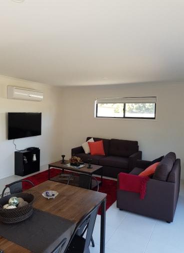 White Caps B - New Styles & Spacious Home - Kempsey Accommodation 3