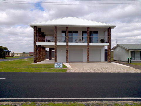 White Caps B&B Apartment - Kempsey Accommodation 0