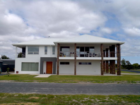 White Caps B&B Apartment - Kempsey Accommodation 1