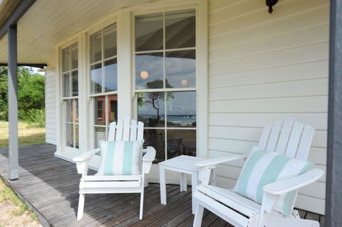 White Shell Cottage - Kempsey Accommodation 0