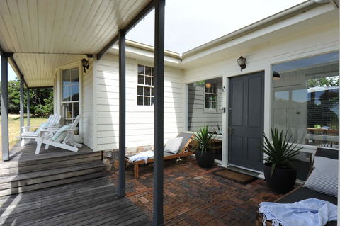 White Shell Cottage - Kempsey Accommodation 2