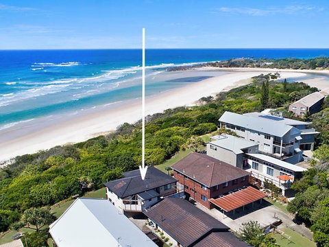 White Waves On The Beach - Kempsey Accommodation 2