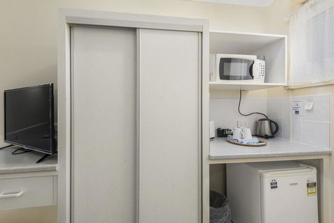 Whiteoaks Motel & Lodges - Kempsey Accommodation 1